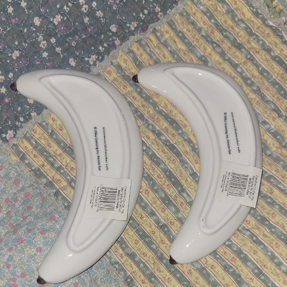 Banana Shaped Ceramic Decor Dishes Or Trinket Dishes - Picture 6 of 8